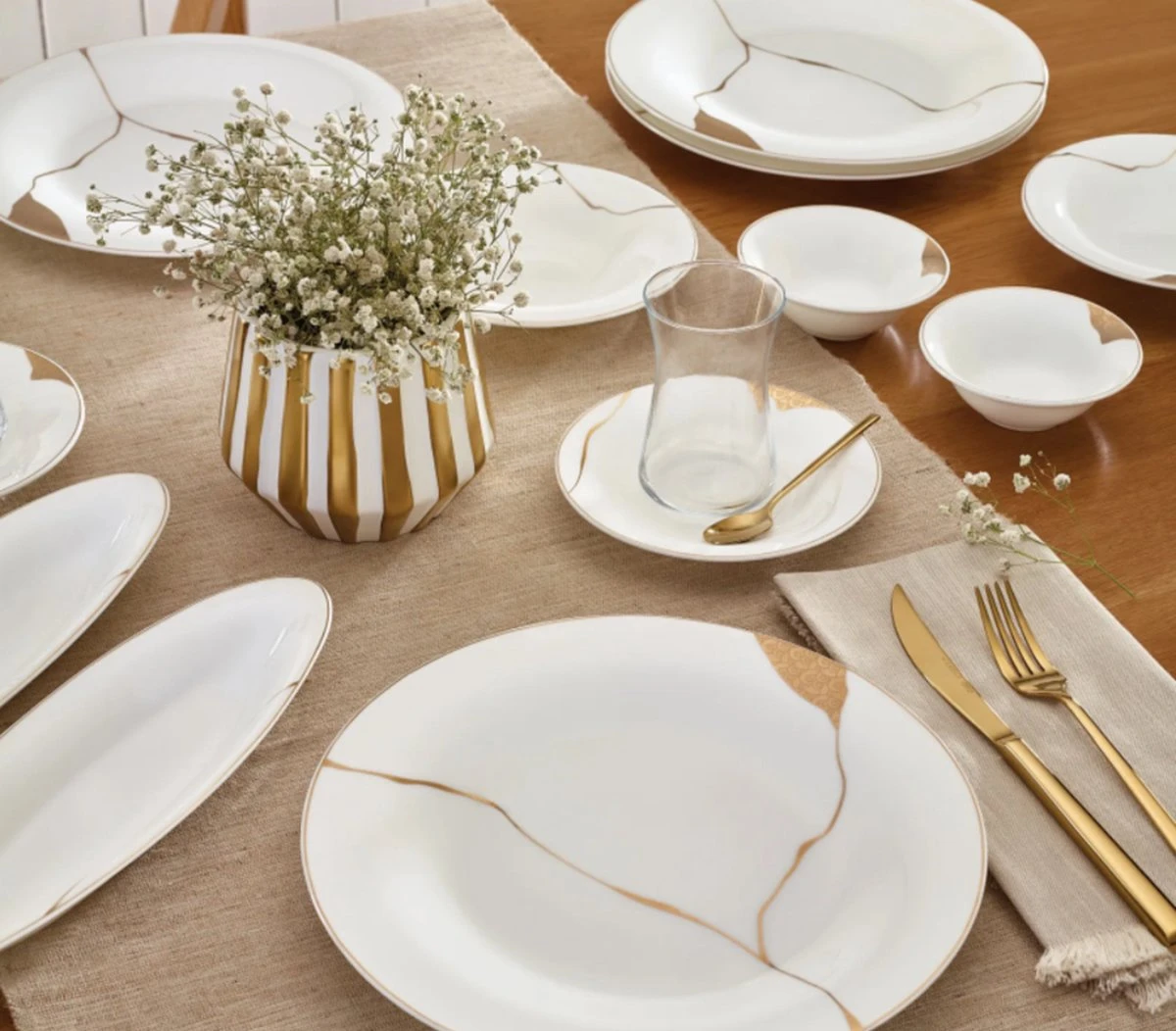 Karaca Fine Pearl Quora 26-delige Combiserviesset Voor 6 Personen, Porseleinen Serviesset, Tafelservies Voor 6 Personen, Ontbijtbord + Koffiebeker 3 Karaca Fine Pearl Quora 26-delige Combiserviesset Voor 6 Personen, Porseleinen Serviesset, Tafelservies Voor 6 Personen, Ontbijtbord + Koffiebeker