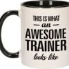 Cadeau Awesome Trainer / Geweldige Trainer Beker / Mok - Zwart Met Wit - 300 Ml Keramiek - Zwarte Bekers 1 Cadeau Awesome Trainer / Geweldige Trainer Beker / Mok - Zwart Met Wit - 300 Ml Keramiek - Zwarte Bekers -Brita Shop 1200x1094 2