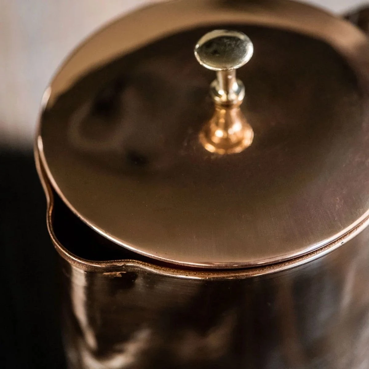 Puur Koperen Kan Bloempatroon - 1,5 Liter 6 Puur Koperen Kan Bloempatroon - 1,5 Liter - Afbeelding 4