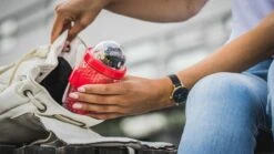 Sareva Muesli Beker - Met Lepel - Yoghurt 2 Go - Rood -Brita Shop 1200x675 4