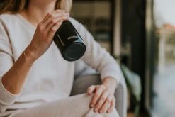 Kambukka Etna Thermosbeker 300 Ml - Makkelijk Reinigen - Lekvrije Koffiebeker - Pitch Black 20 Kambukka Etna Thermosbeker 300 Ml - Makkelijk Reinigen - Lekvrije Koffiebeker - Pitch Black -Brita Shop 1200x800 21