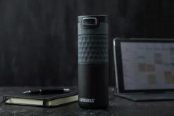 Kambukka Etna Grip Thermosbeker 500 Ml - Makkelijk Reinigen - Lekvrije Koffiebeker - Zwart -Brita Shop 1200x800 3