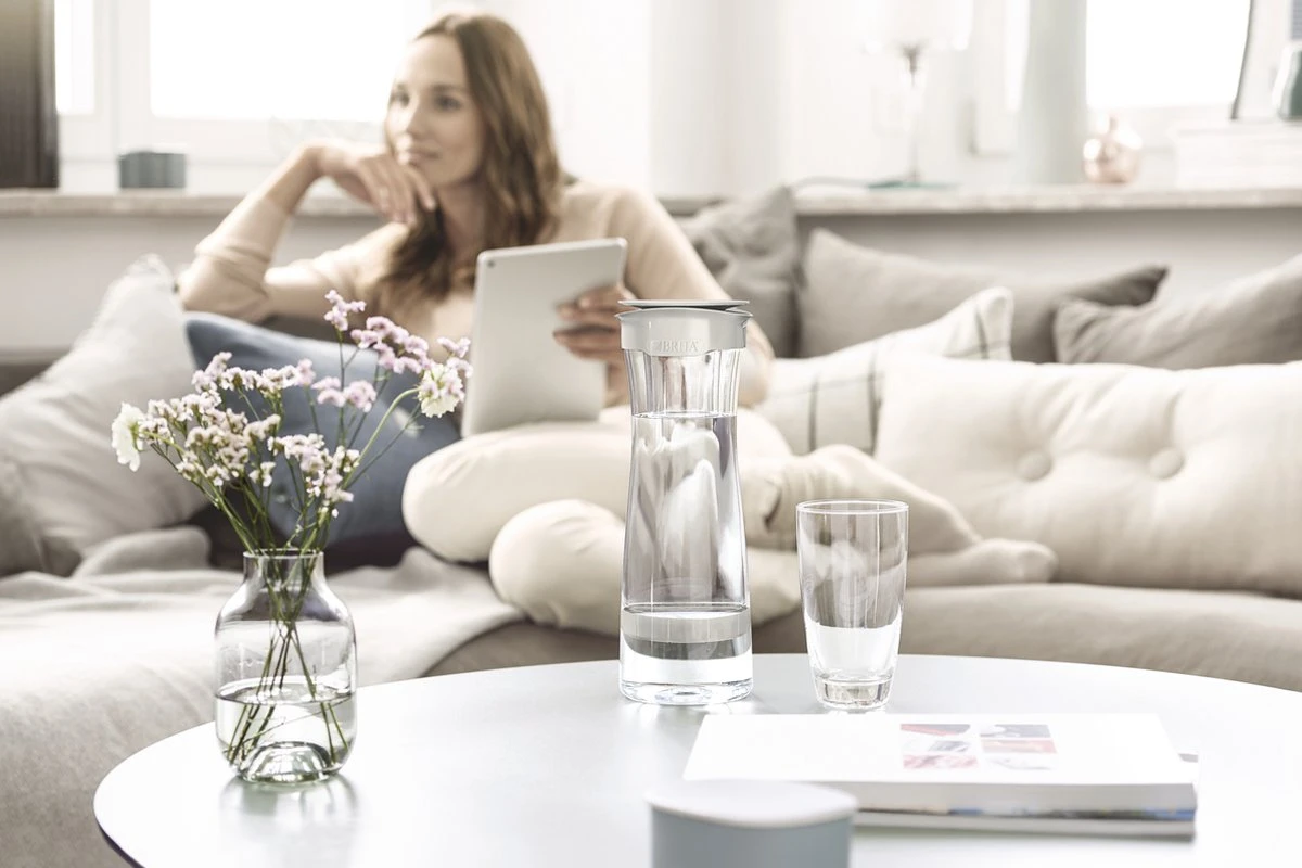 BRITA - Fill&Serve Waterfilterkaraf - 1,3L - Wit Grafiet - Inclusief 1 MicroDisc Waterfilter 4 BRITA - Fill&Serve Waterfilterkaraf - 1,3L - Wit Grafiet - Inclusief 1 MicroDisc Waterfilter - Afbeelding 2