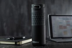 Kambukka Etna Grip Thermosbeker 500 Ml - Makkelijk Reinigen - Lekvrije Koffiebeker - Zwart -Brita Shop 1200x800 7