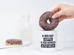 Mok Met Tekst: Ik Ben Niet Koppig. Ik Heb Gewoon Altijd Gelijk | Grappige Mok | Grappige Cadeaus -Brita Shop 1200x892 1