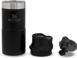 Stanley Trigger-Action Travel Mug 0.47L - Thermosfles - Matt Black -Brita Shop 1200x897