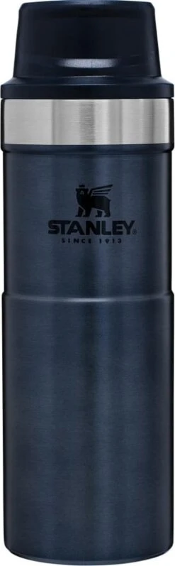 Stanley Trigger-Action Travel Mug 0.47L - Thermosfles - Matt Black -Brita Shop 372x1200 1