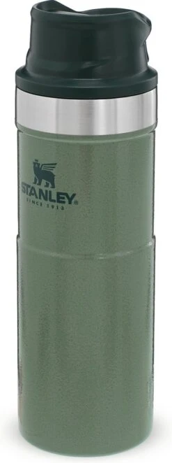 Stanley Trigger-Action Travel Mug 0.47L - Thermosfles - Hammertone Green 33 Stanley Trigger-Action Travel Mug 0.47L - Thermosfles - Hammertone Green -Brita Shop 448x1200 1