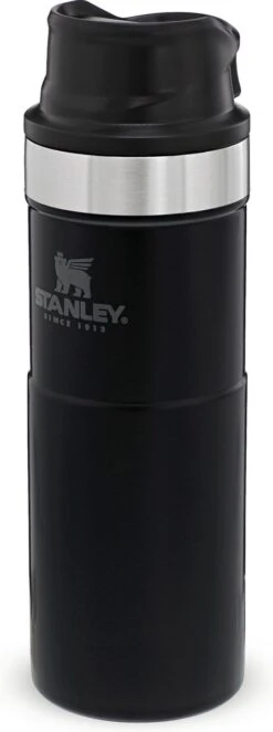 Stanley Trigger-Action Travel Mug 0.47L - Thermosfles - Matt Black -Brita Shop 448x1200