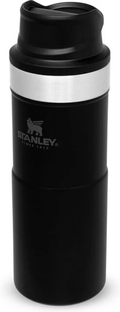 Stanley Trigger-Action Travel Mug 0.35L - Thermosfles - Matt Black -Brita Shop 464x1200