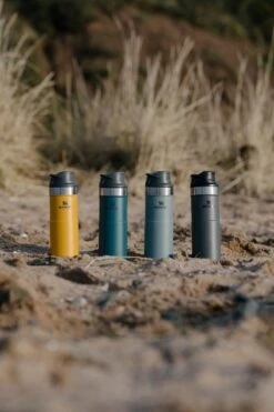 Stanley The Trigger-Action Travel Mug 0,35L Lagoon 7 Stanley The Trigger-Action Travel Mug 0,35L Lagoon -Brita Shop 800x1200 10