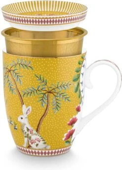 Pip Studio La Majorelle Yellow - Theeset - Porselein - Mok + Theezeef + Theetip - Porselein - 350ml - Geel Servies - Pasen - Konijn -Brita Shop 864x1200