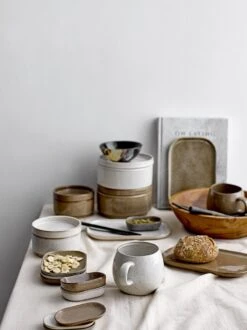 Bloomingville Addison Mokken - Aardewerk - Set Van 3 9 Bloomingville Addison Mokken - Aardewerk - Set Van 3 -Brita Shop 899x1200 6